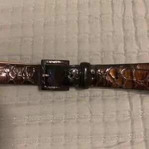 DNKY Italian alligator Calfskin Belt NWOT Size Youth Extra Lg Gold/Black design